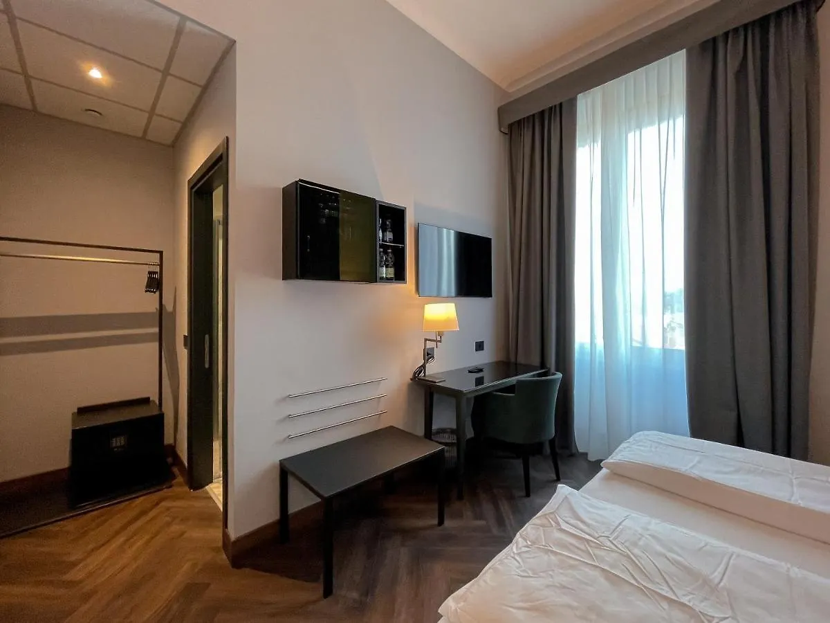Hotel Impero Cremona 4*,